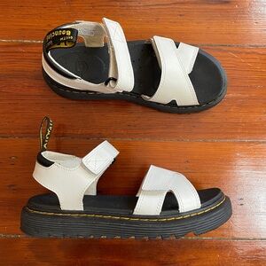 Dr. Martens Vossie White Leather Strap Sandals Platform Sole Women's 5 EU 36 💕🎀